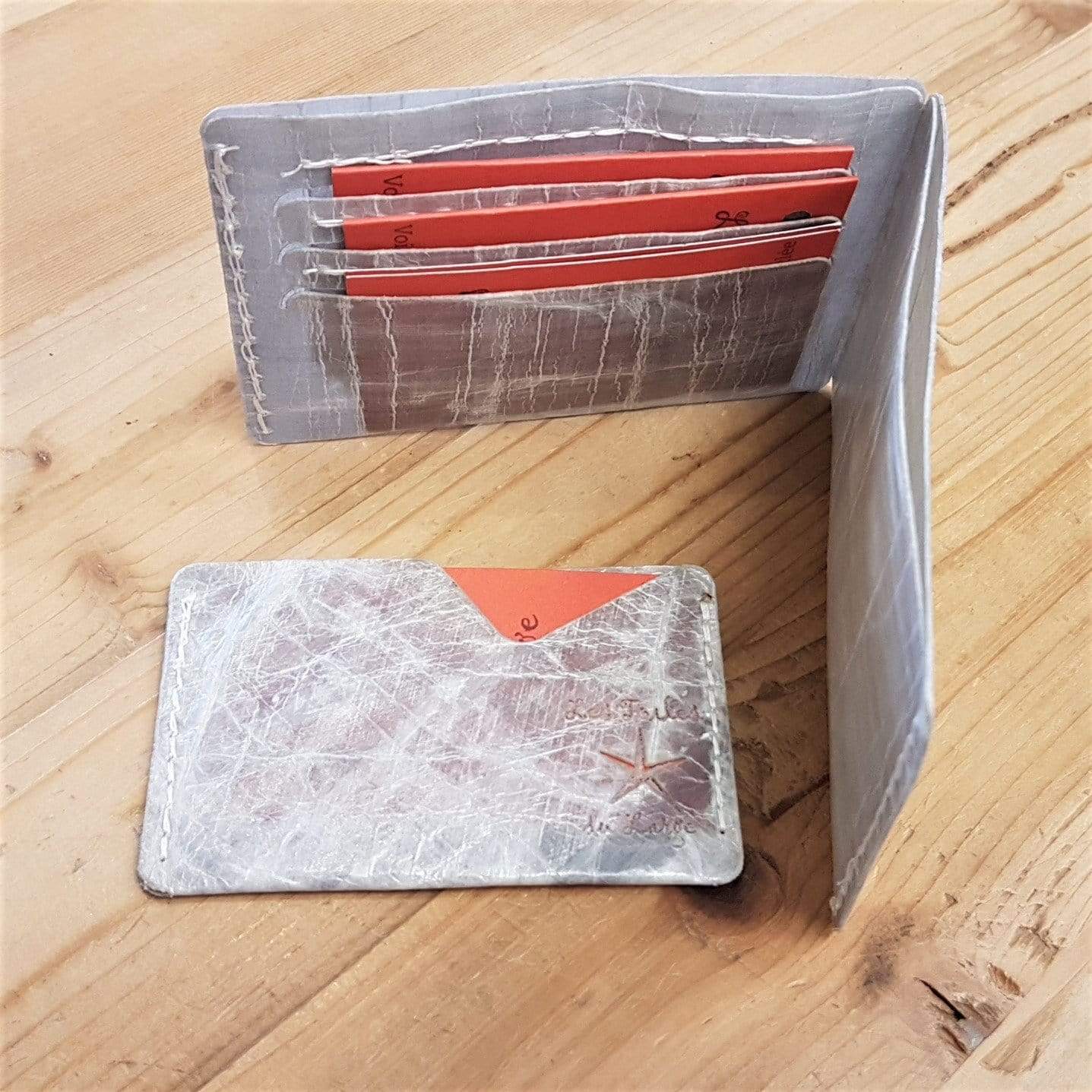 Karten- und Blatthalter aus Cuben