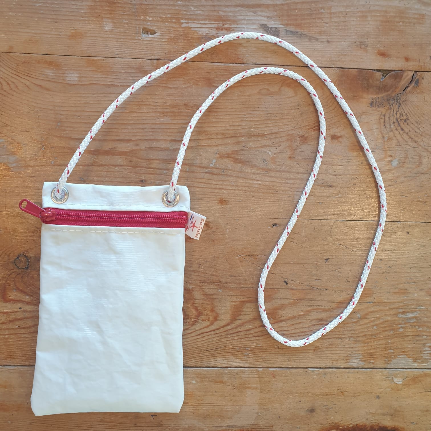 Pochette best sale per telefono