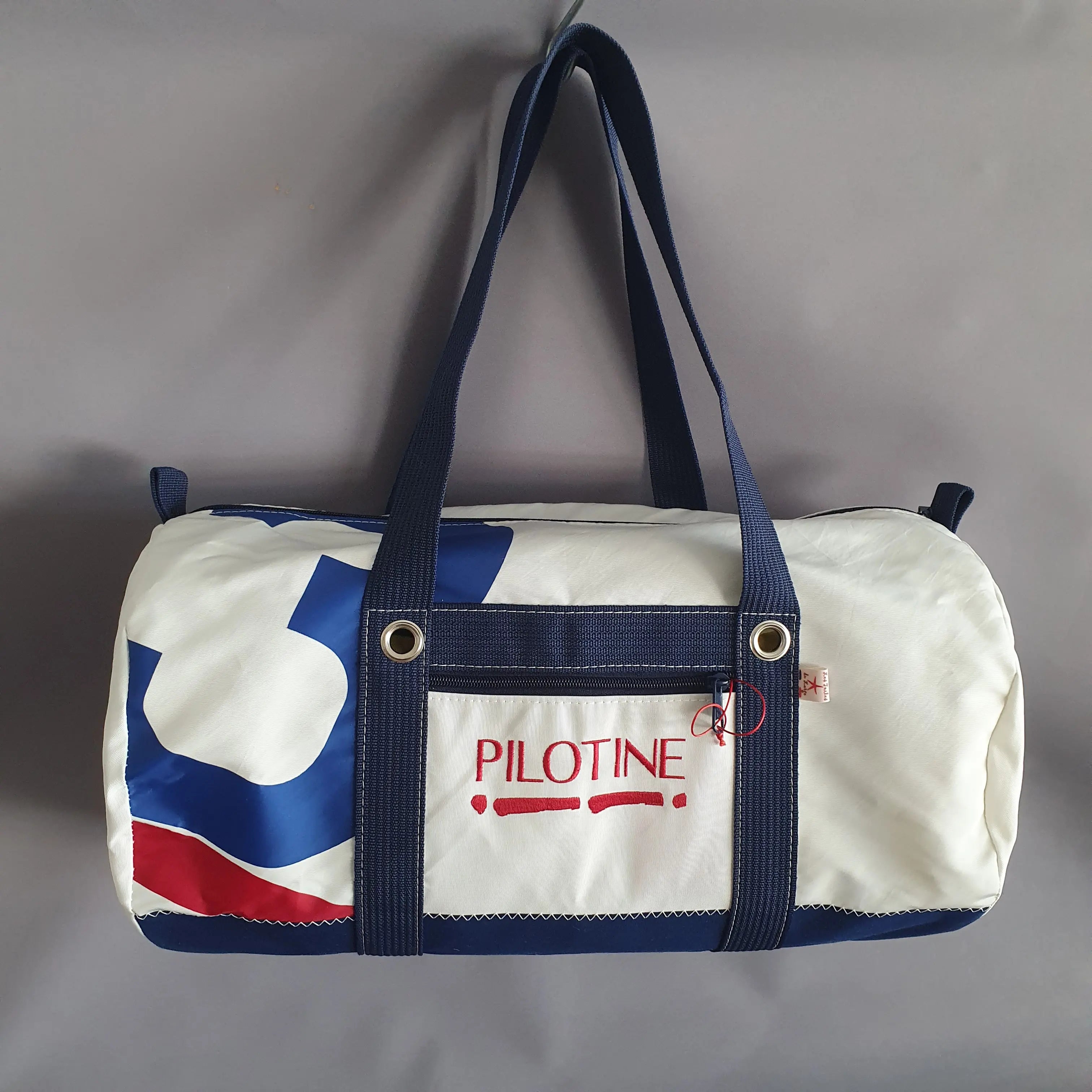 Du bateau-pilote au sac de voyage : notre collaboration avec Pilotine Advisory