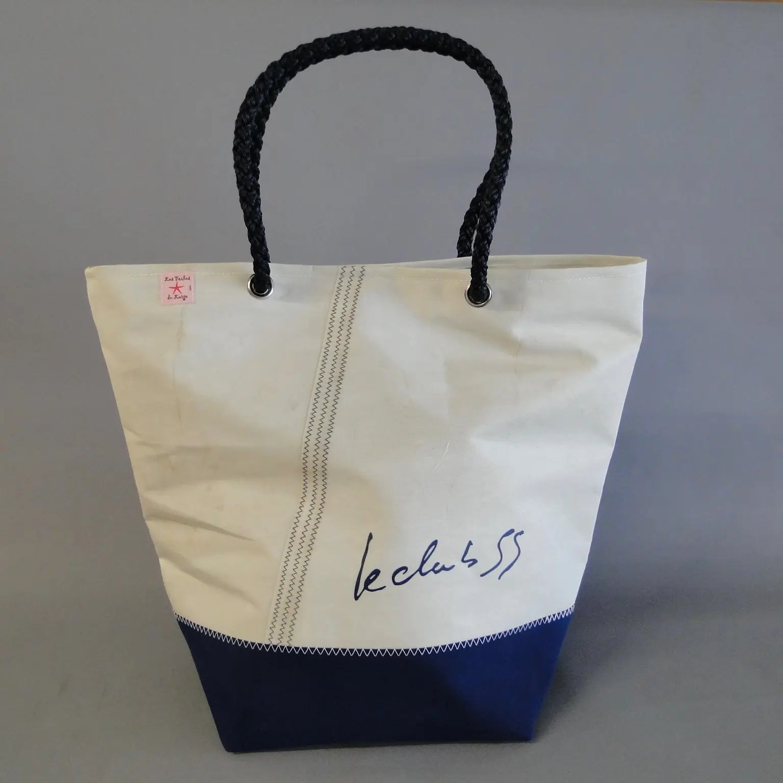 Sacs et trousses de plage personnalisés : notre collaboration avec Le Club 55