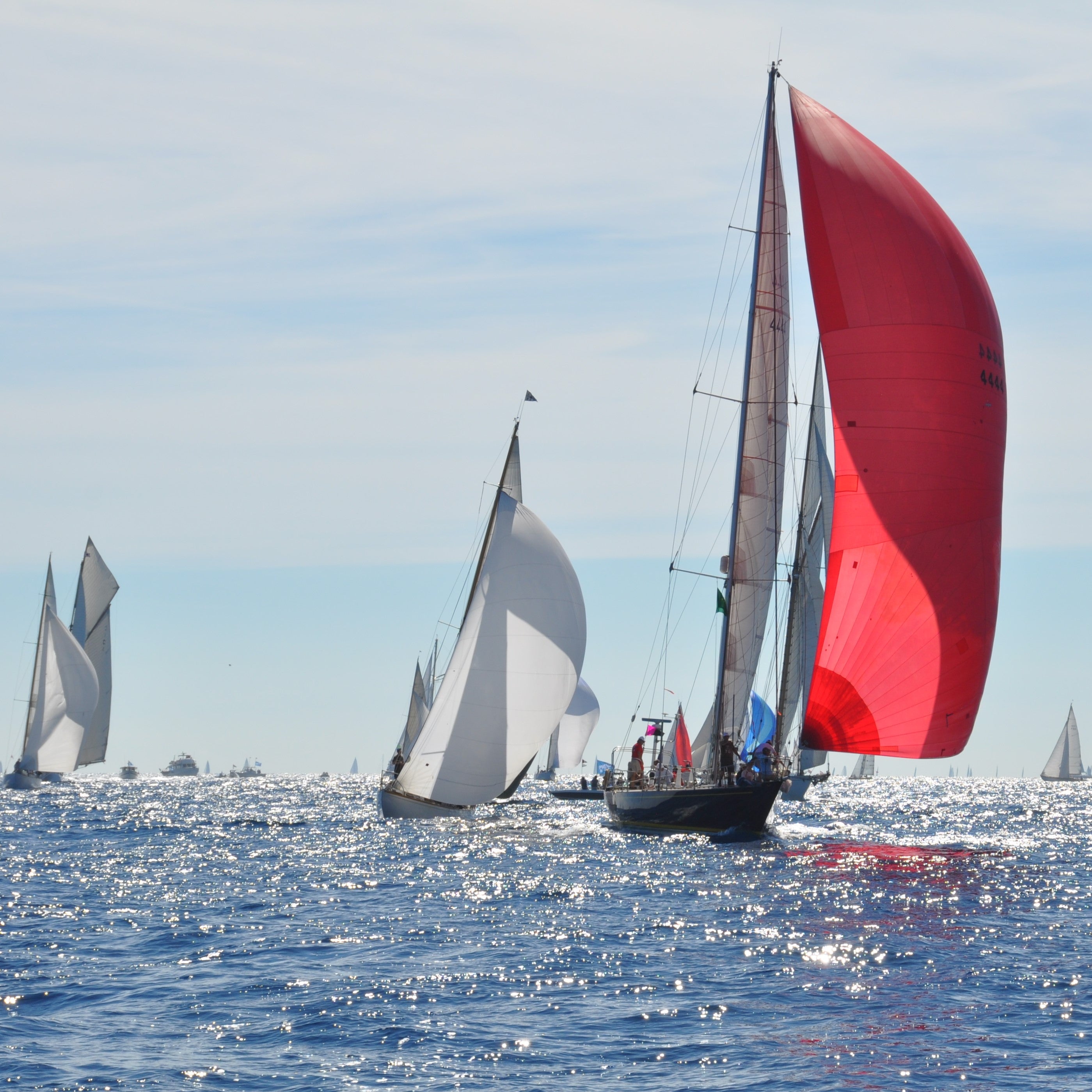 Le premier porte-conteneurs à voiles doit relier Marseille à Madagascar en  2025