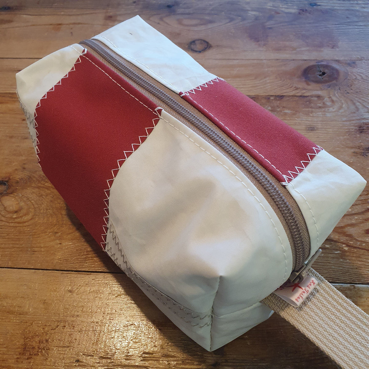 travel kit container made of recycled sailcloth - Les Toiles du Large