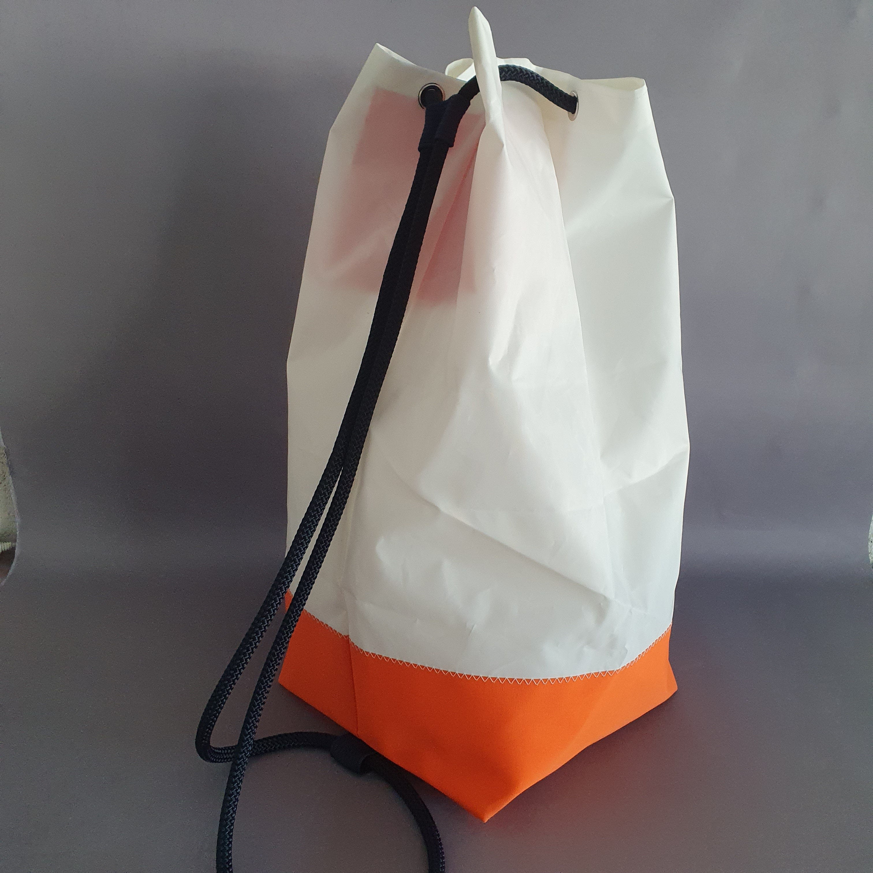 sac marin baluchon en voile de bateau recyclée – lestoilesdularge