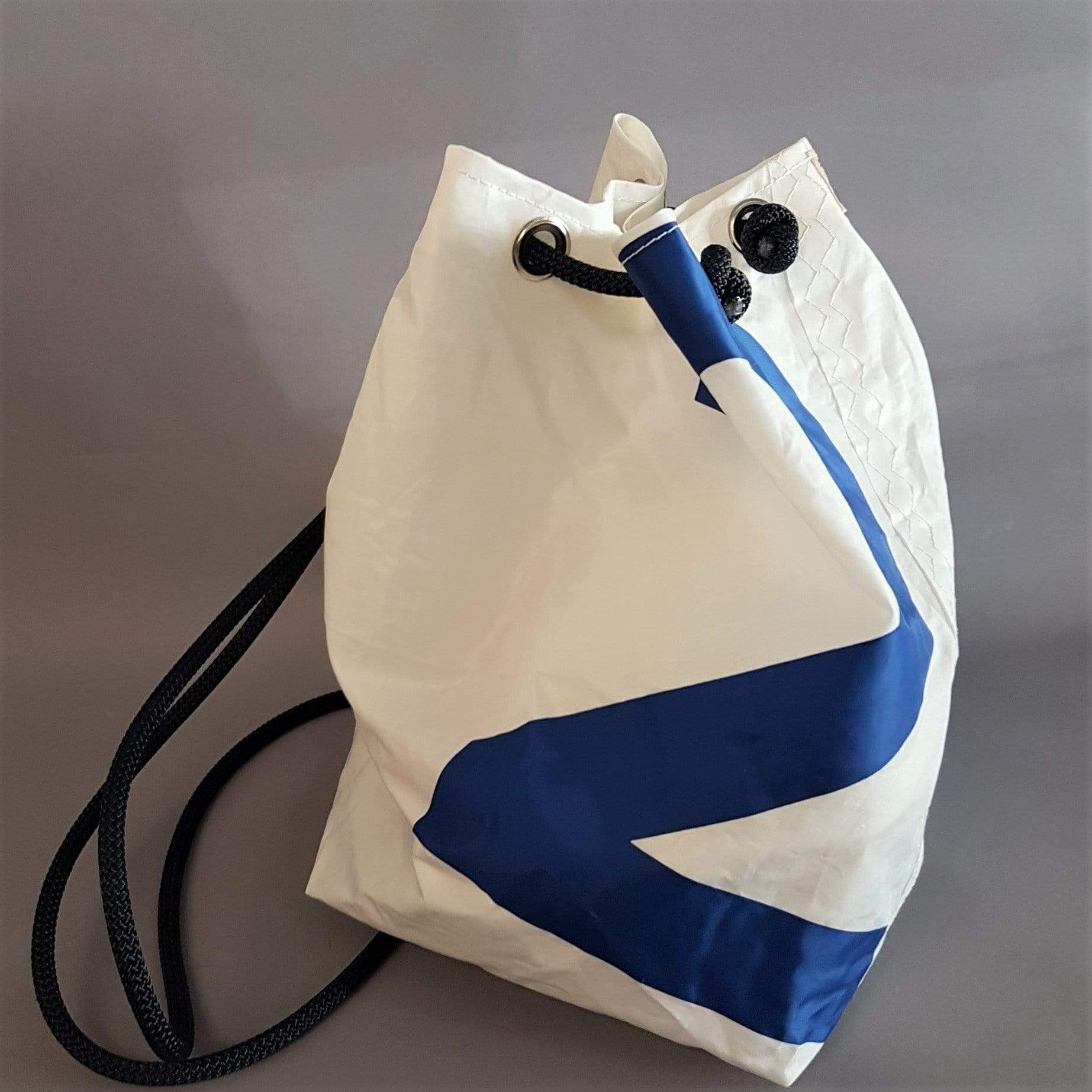 sac marin baluchon en voile de bateau recyclée – lestoilesdularge