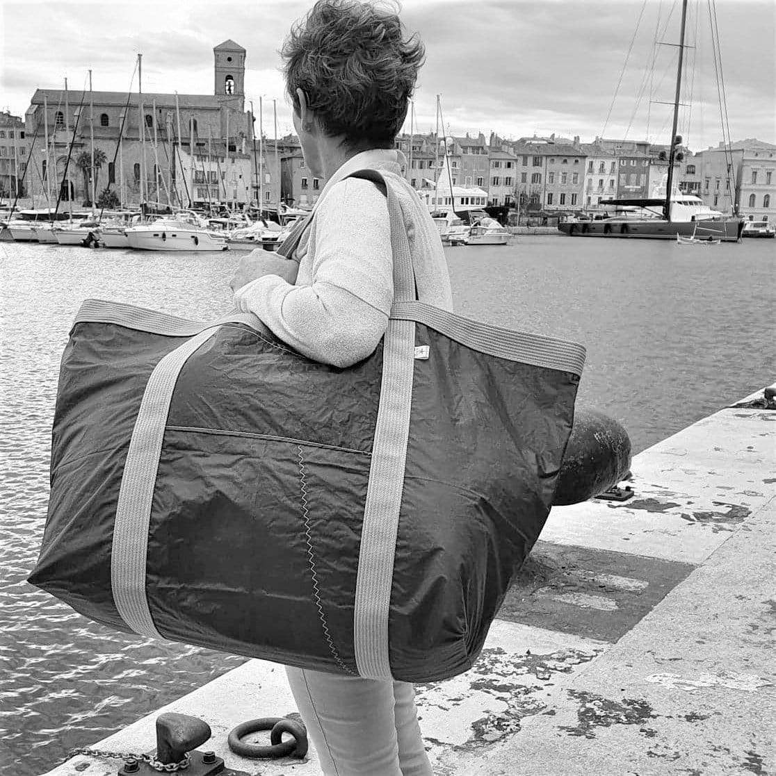 sac cabas en voile de bateau recyclée grand modèle – lestoilesdularge