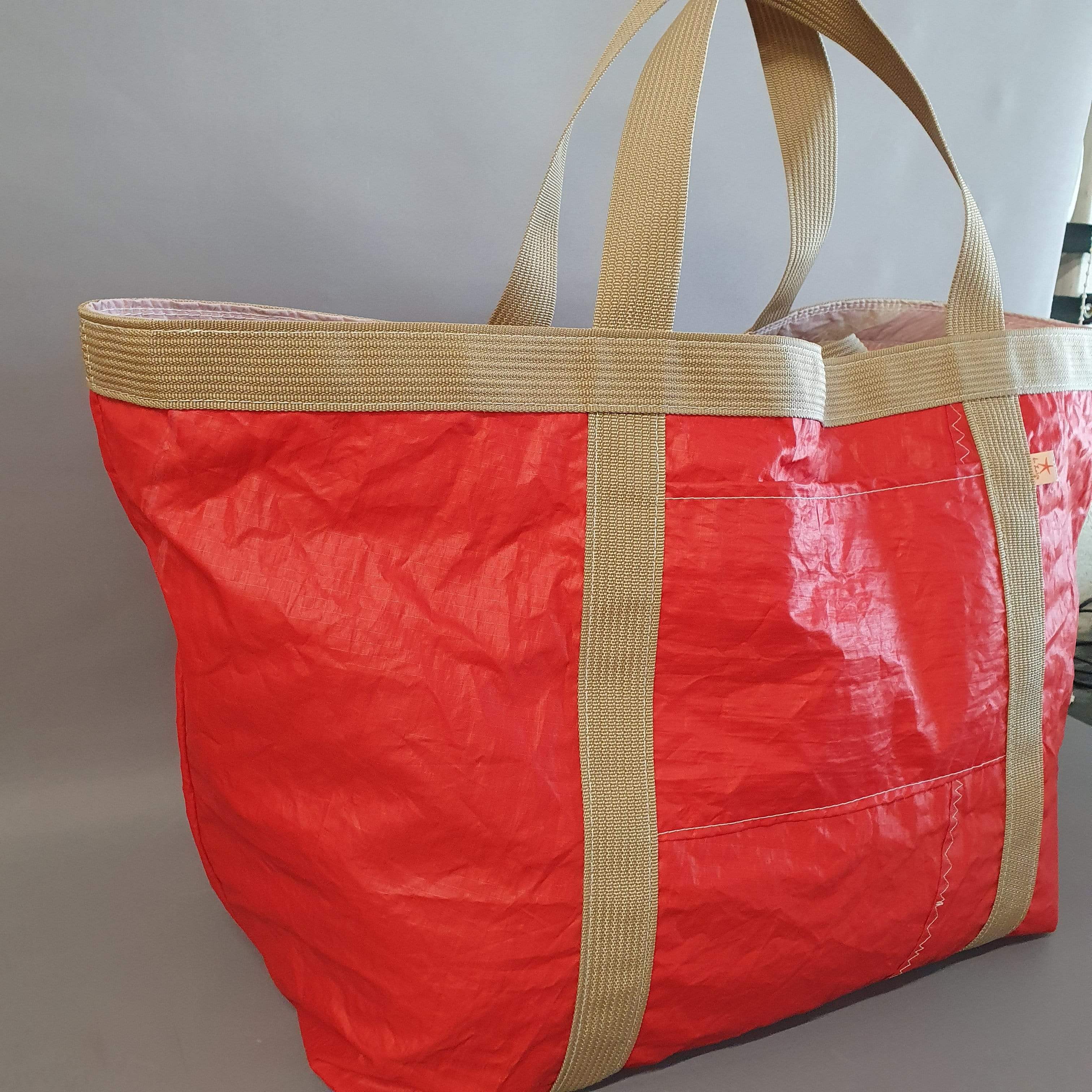 sac cabas en voile de bateau recyclée grand modèle – lestoilesdularge