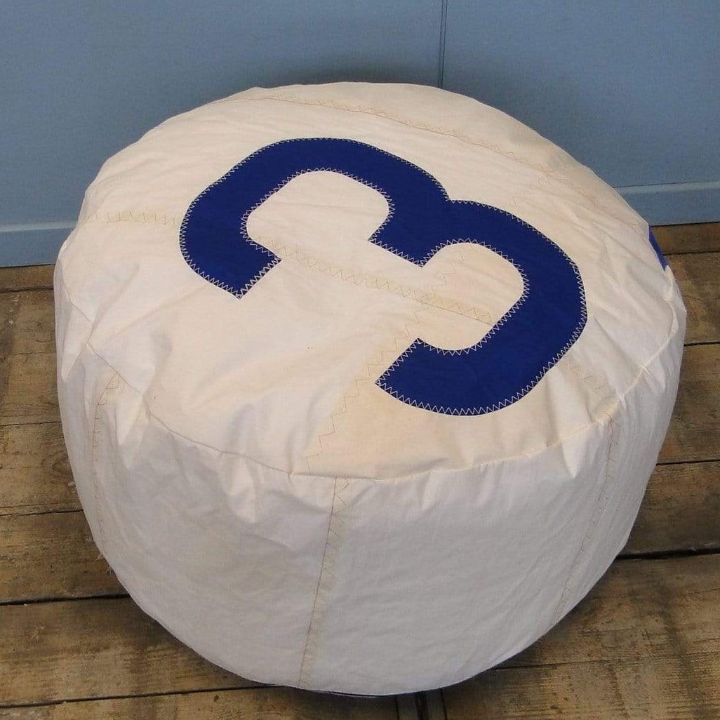 Pouf rond en voile de bateau recyclée – lestoilesdularge
